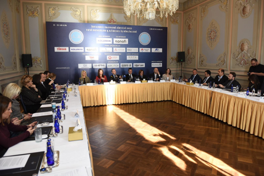 thumbTÜRSAB YÖNETİM KURULU ÜYEMİZ YILDIRIM TAŞ İSTANBUL EKONOMİ ZİRVESİ ÖNCESİ DÜZENLENEN BASIN TOPLANTISINA KATILIM SAĞLADI